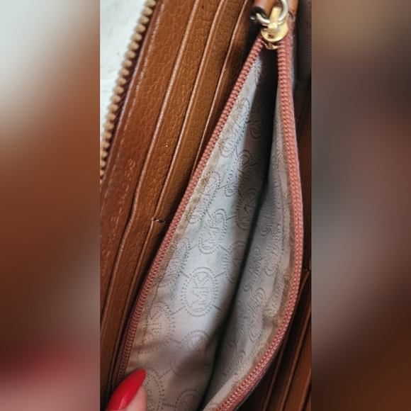 Michael Kors. Crossbody and Wallet  Set - Picture 2 of 12